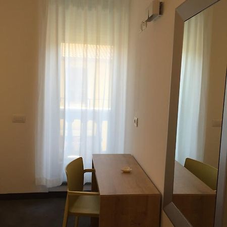 R&B La Calzoleria Hotel โมรี ภายนอก รูปภาพ