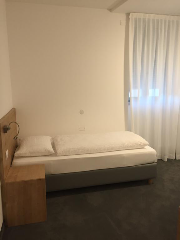 R&B La Calzoleria Hotel โมรี ห้อง รูปภาพ